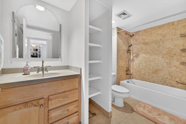 Building Photo - 1525 Augusta Cir