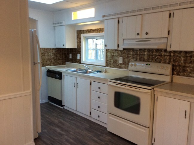 Kitchen - 24 Reginald Ln