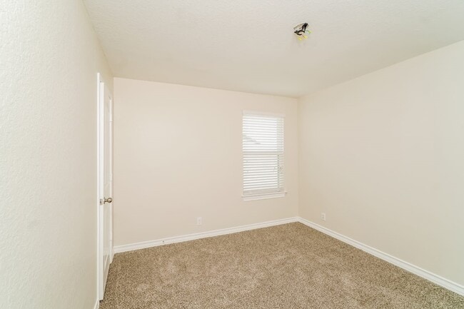 Building Photo - 8907 Taylor Grv