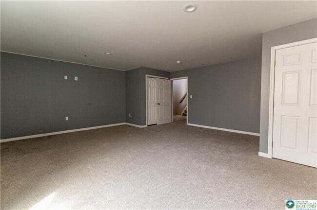 Building Photo - 2406 Gentle Hollow Rd