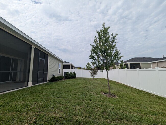 Building Photo - Beautiful newer-construction 4-bedroom, 3-bath home located in Trailhead Landing