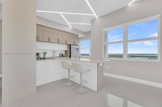 Building Photo - 18011 Biscayne Blvd