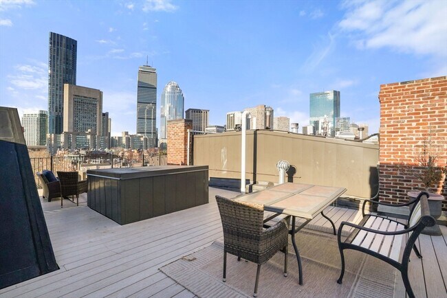 Building Photo - 533 Columbus Ave