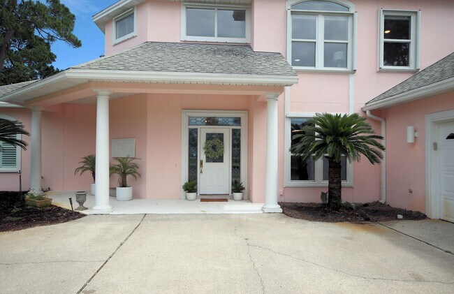 Building Photo - Great Location in Bluewater Bay
