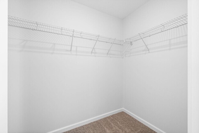 Building Photo - 2 Bedroom Condo For Rent Near Riverside Dr...