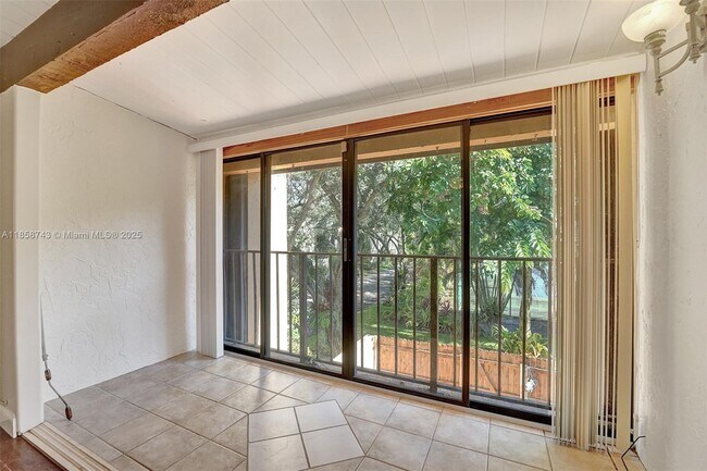 Building Photo - 760 E Coco Plum Cir