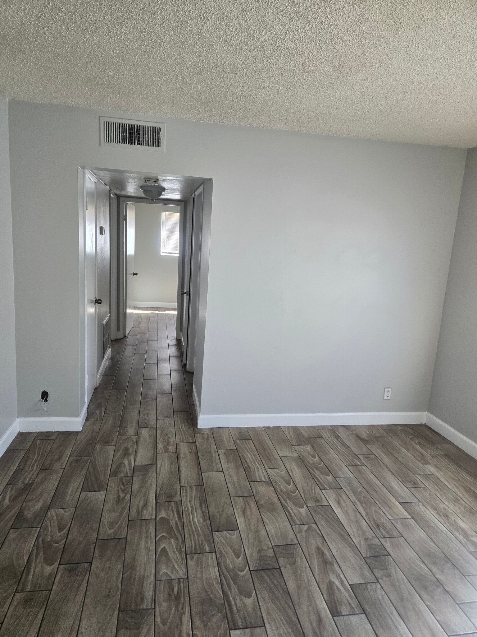 Building Photo - 485 North Cir