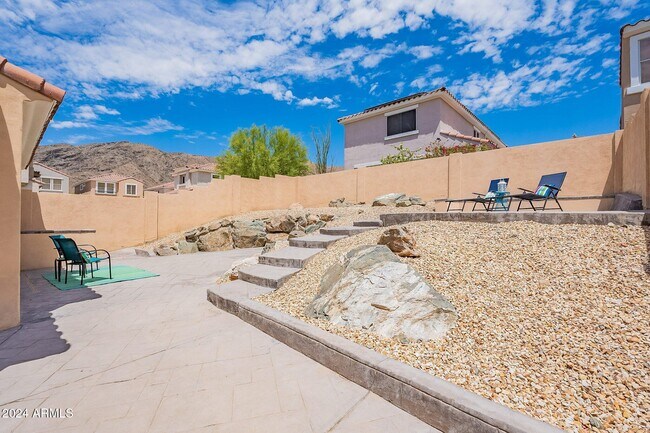 Building Photo - 445 W Mountain Sage Dr