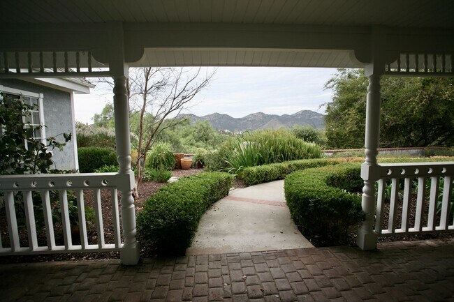 Building Photo - 4br 3-1/2ba Victorian in hills of Blossom Valley