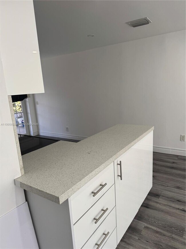 Building Photo - 4020 SW 50th St