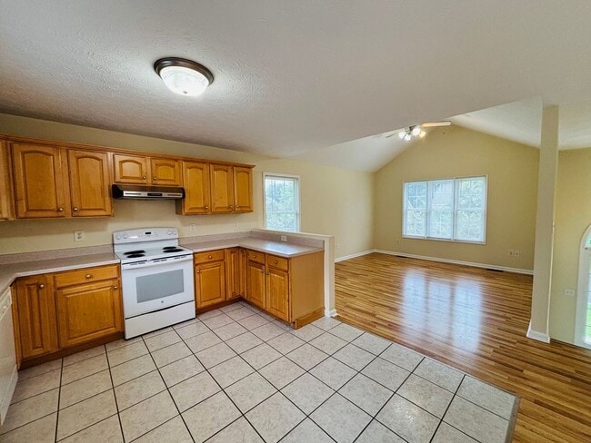 Building Photo - 228 Mountain Breeze Dr