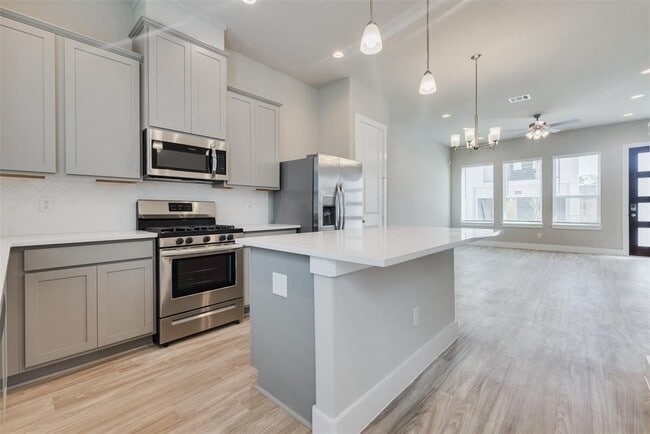 Building Photo - 7705 Rainbow Cl