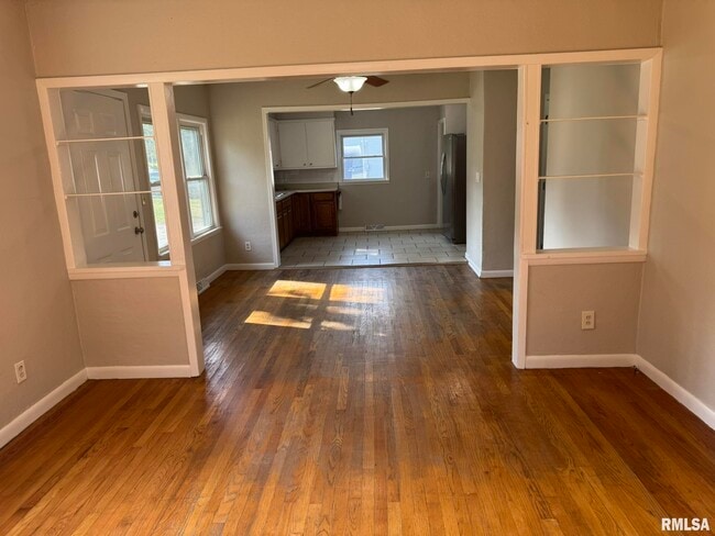 Building Photo - 2826 W 47th St