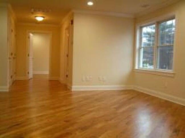 Building Photo - 208 Lenox Ave