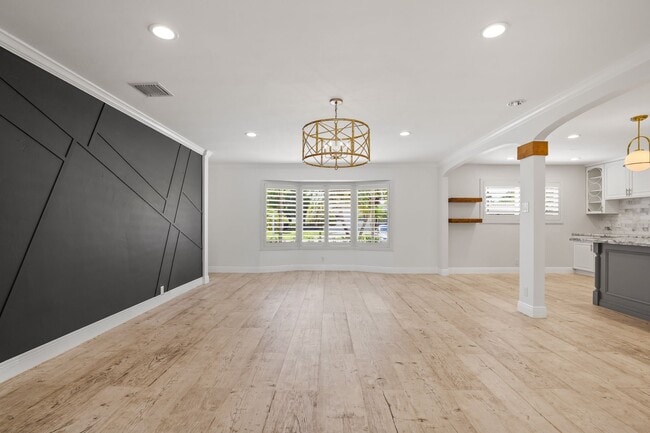 Building Photo - 4215 Roosevelt St