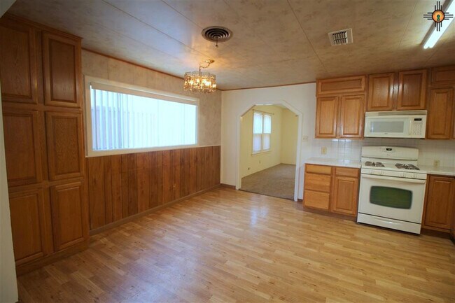 Building Photo - 1421 Ross St