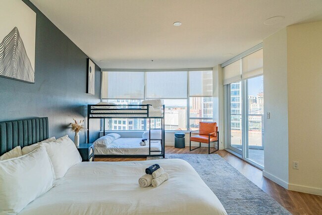 Building Photo - 44 W Monroe St