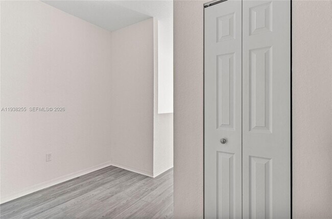 Building Photo - 2332 SE 16th Pl