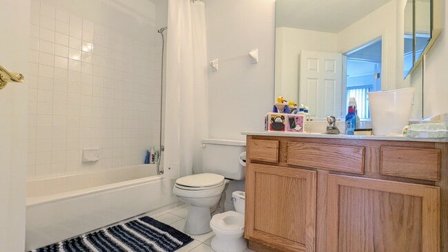 Building Photo - 852 S Insignia Ct