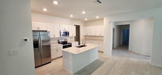 Building Photo - 9436 Scouter Bee Pl