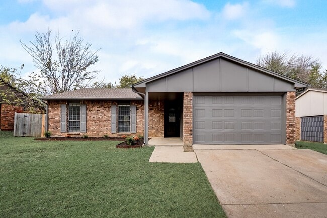 Primary Photo - Charming 3-Bedroom Home with 2 Full Baths ...