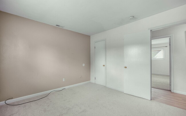Building Photo - 1025 Dool Ct