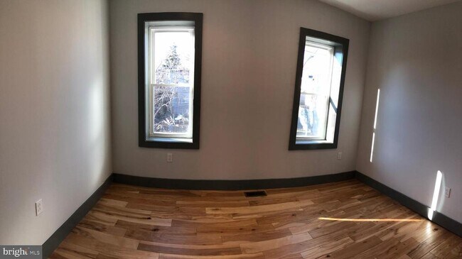 Building Photo - 1829 N Ringgold St