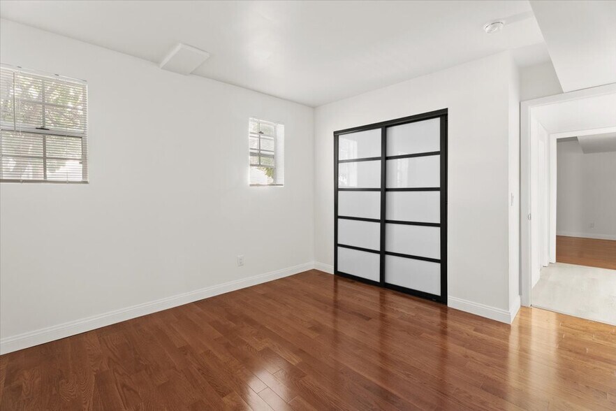 Building Photo - 2138 Midvale Ave