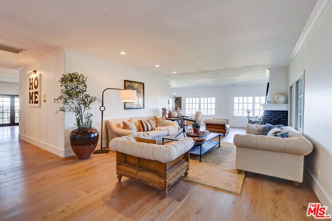 Building Photo - 456 S McKnight Rd