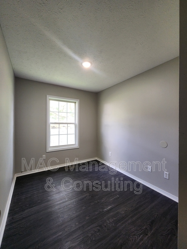 Building Photo - 1325 Virginia Ave