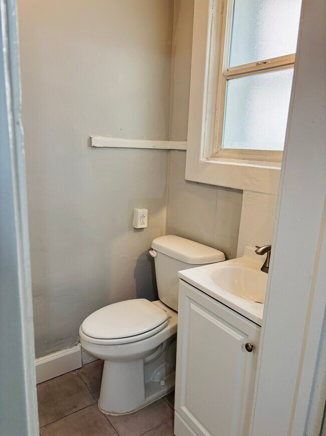 Building Photo - La Selle Apartments