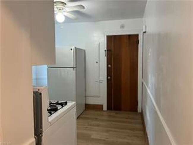 Building Photo - SHE9640-KA