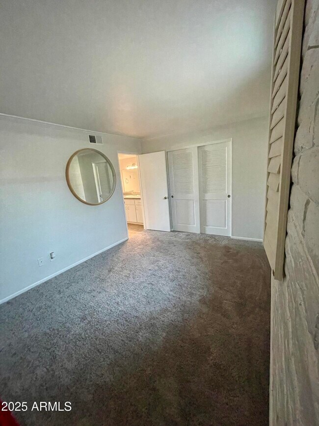 Building Photo - 3737 E Turney Ave