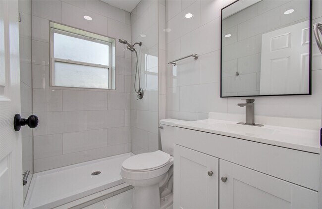 Building Photo - 7530 Park Pl Blvd