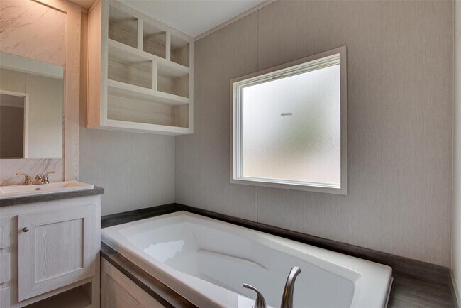 Building Photo - 315 Broadmore Dr