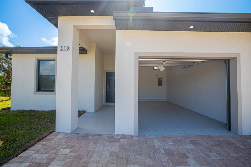 Building Photo - 315 San Marco Ave