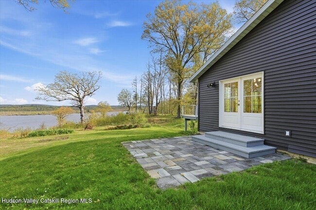Building Photo - 5265 NY-9G