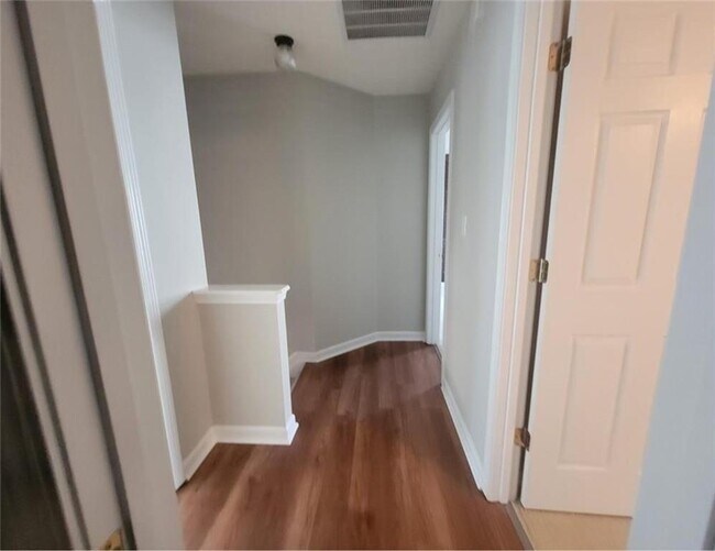 Building Photo - 3007 Kentmere Dr