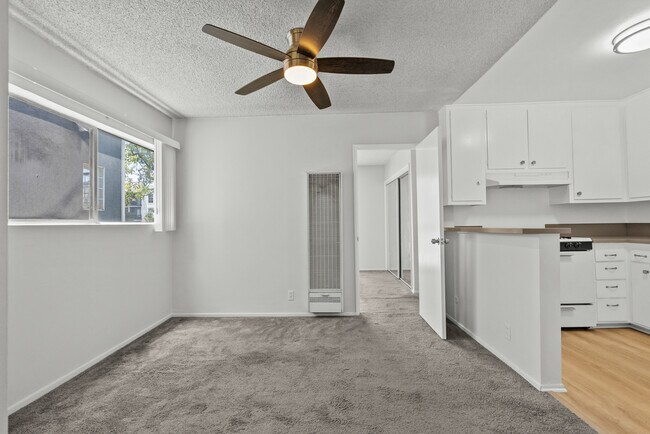 Building Photo - 15286 Sutton St