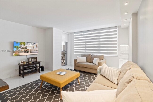 Building Photo - 6039 Collins Ave