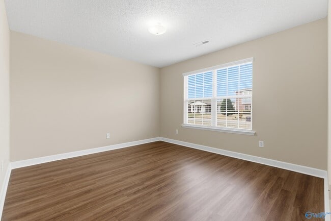 Building Photo - 124 Carillo Ln