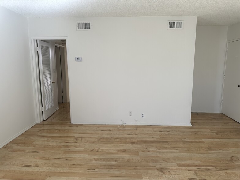 Building Photo - 4325 Dixie Canyon Ave