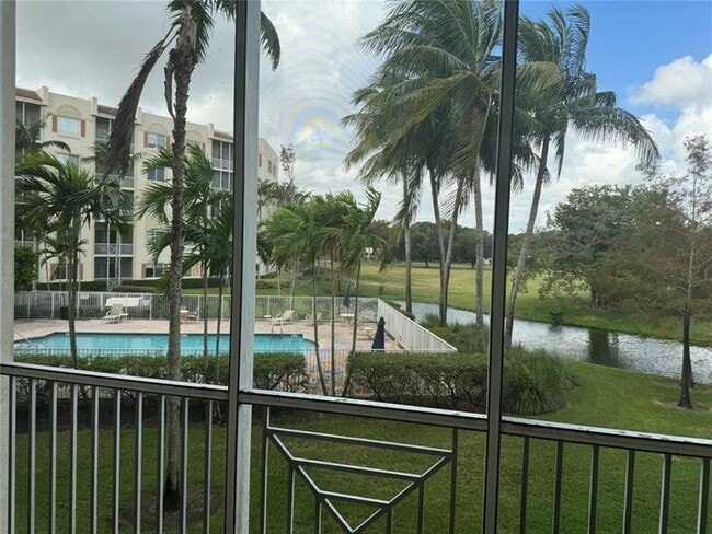 Building Photo - 3500 Oaks Clubhouse Dr