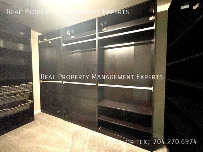 Building Photo - 3233 Elyse Manor Ct