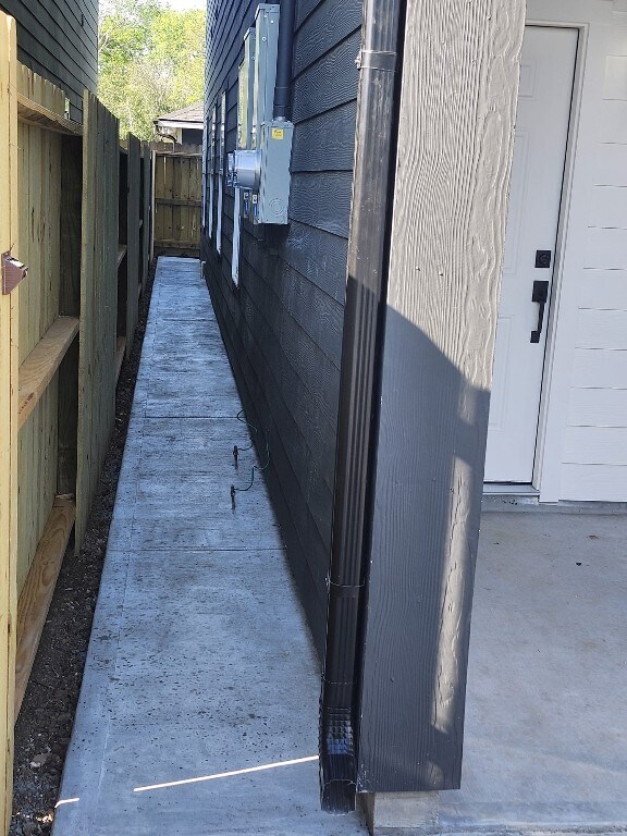 Building Photo - 9711 Cargill St