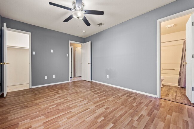 Building Photo - Charming 3-Bedroom Home Near Lackland AFB!