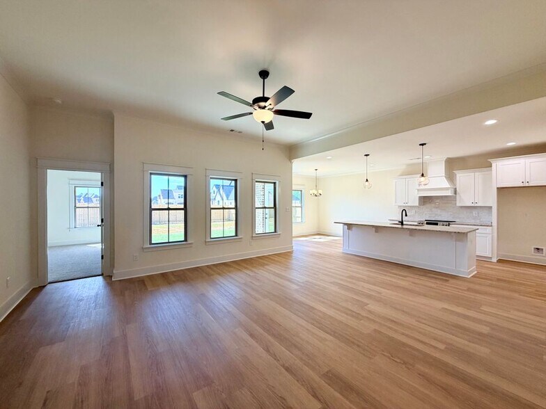 Building Photo - 609 Bristleleaf Path