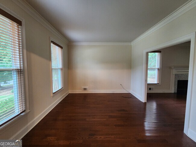 Building Photo - 270 S Shore Dr