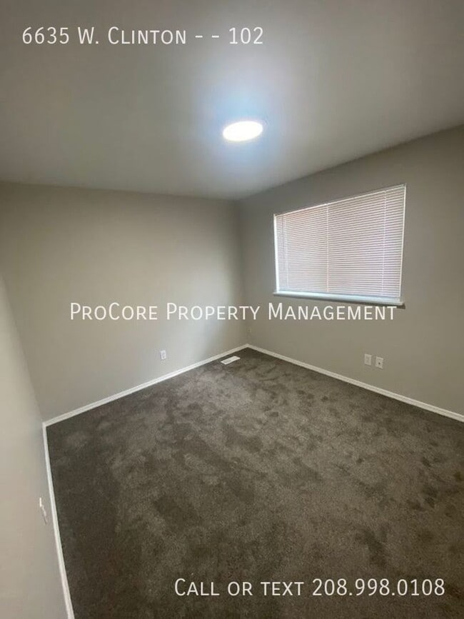 Building Photo - 6635 W Clinton Ln