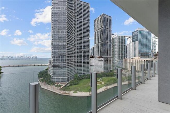Building Photo - 300 Biscayne Blvd Way